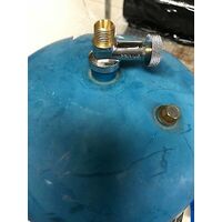 LPG G-AC06A PRIMUS CYLINDER VALVE TO 1/4 MBSP OUTLET FOR OLD STYLE HOSE ADAPTOR